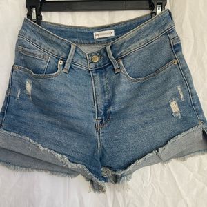 Good American The Cutoff High Waist
Denim Shorts Size 27
